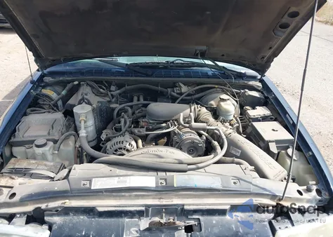 2002 Chevrolet S-10 Ls z USA, uszkodzony, nr VIN 1GCCS19W928151122